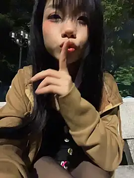 Xiaoxiao2005 - 开始尝试户外场，户外公园，厕所，完成目标大喷水！哥哥们可以定制场景，让我去尝试哦