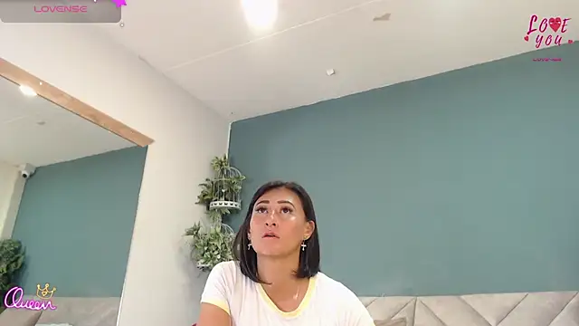 SharisWillian - Oil on my boobs + squish them