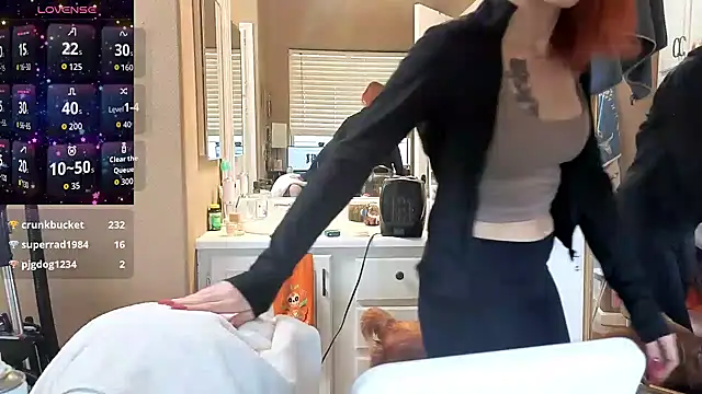 ThornsandHoney - doggy pose for 2 minutes