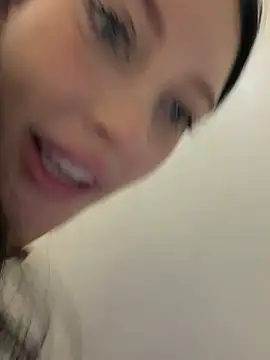 Melissa_crazy - fuck tits and suck dildo at sink 😳risk