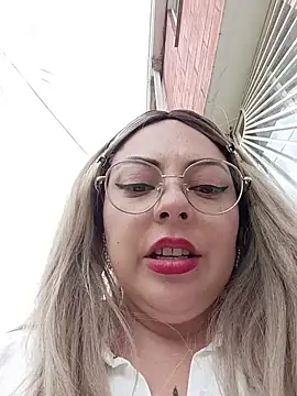 Bela-outdoor - Drooling tits in the men's bathroom