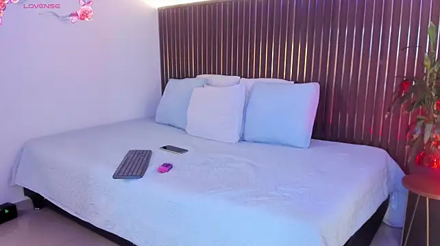 HoneyMilf_ - Fuck me hard and make me cry