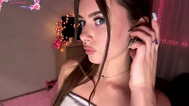 StephaniCute - 🤠Ride on a pillow🤠