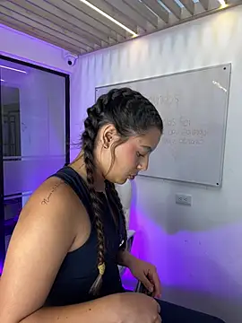 AriaVegaSoe - Rub clit very close