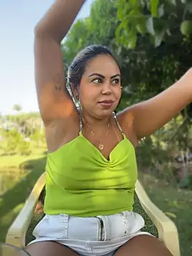LariiHotWife - Masturbar peladinha 🔥🔥