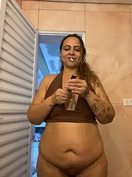 Chloe_Leaozinho - Lush no cuzinho + controle