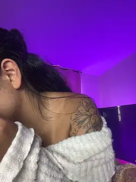 Rosita_forever_ - show asshole
