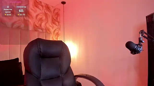 ChloeSmith_x - squeezing my nipples hard