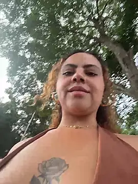 Chloe_Leaozinho - Lush no cuzinho + controle