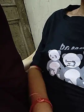 Aameesha - Public me pussy show
