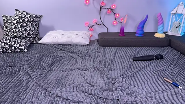 FentyJane - Spanking that ass!