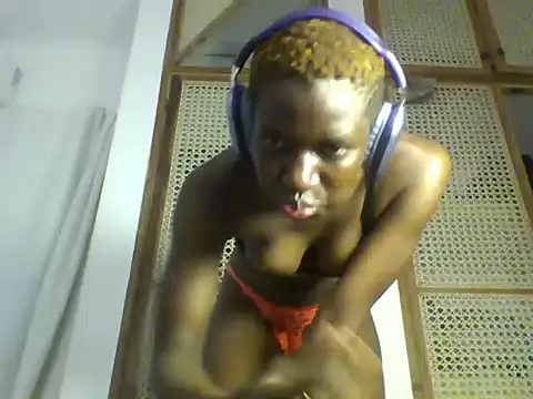 Goldy_petite - twerk