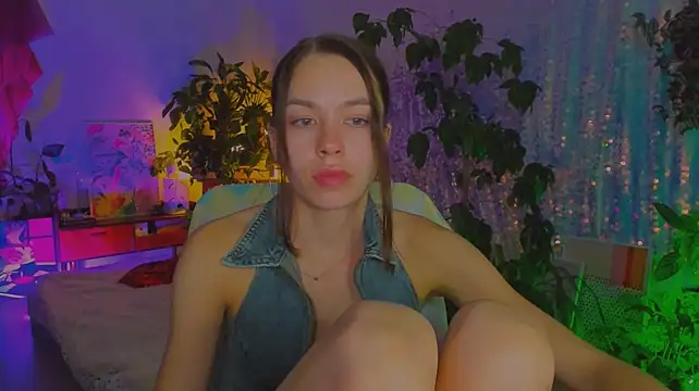 Poli__ - take off skirt