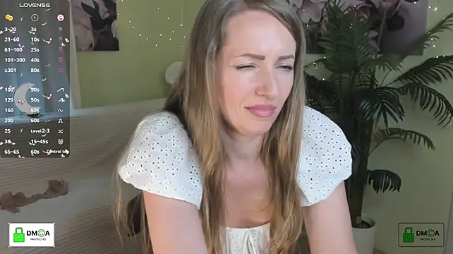Queenymel - Spank me
