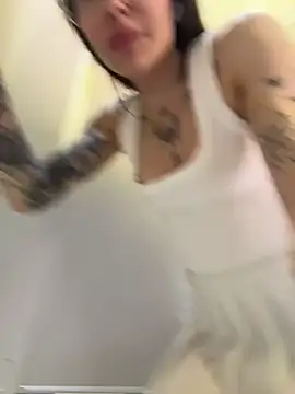 Babydolll - ZOOM NIPPLES IN PUBLIC MAN WC🚽