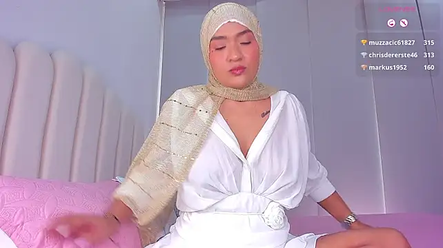 Amira-Zahra - CONTROL MY TOYS X 5 MINUTES