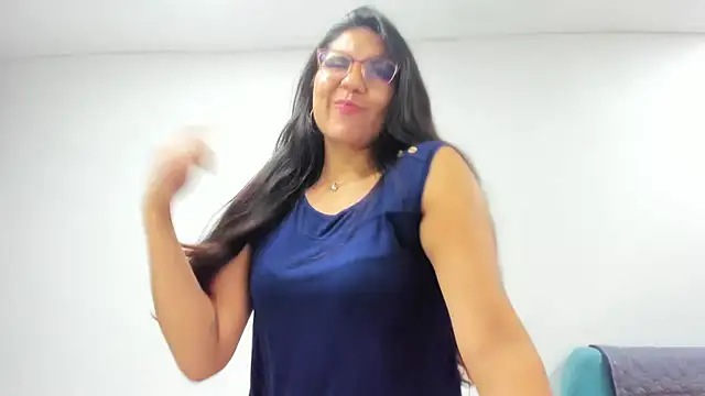 Luna_Dumont