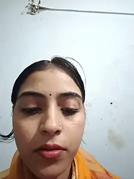 Nandundi - Show pussy in public