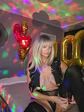 NaughtyNinky - Play pussy while dancing 💃