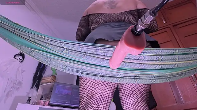 Feel_me_nicolle - spanks my fat ass daddy