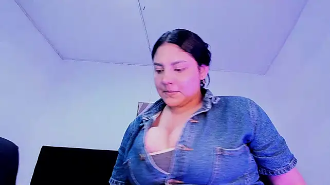 Dullce77 - I make my tits bounce