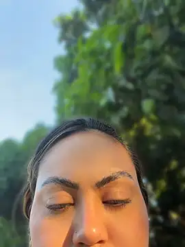 LariiHotWife - Ficar sem calcinha no público 🔥🔥