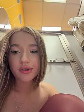 Milaa_sun - take off panties on knees MENS WC 🚽