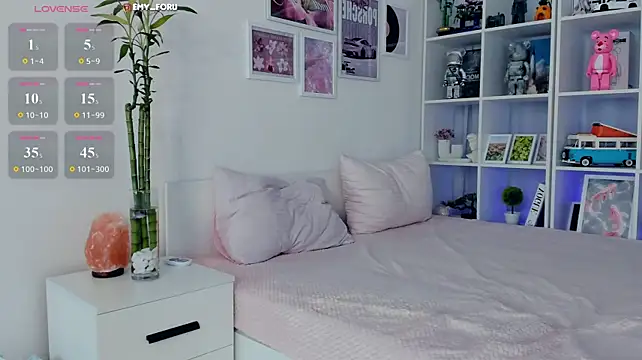 Emilyrighter1 - Throw my panties