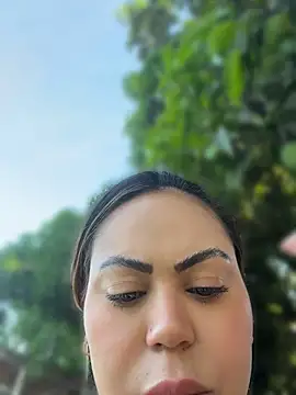 LariiHotWife - Ficar sem calcinha no público 🔥🔥