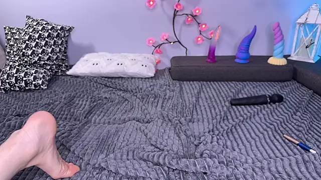 FentyJane - Spanking that ass!
