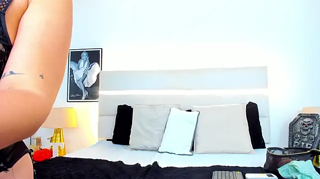 TaylorEvanss - Slide your fingers inside my pussy