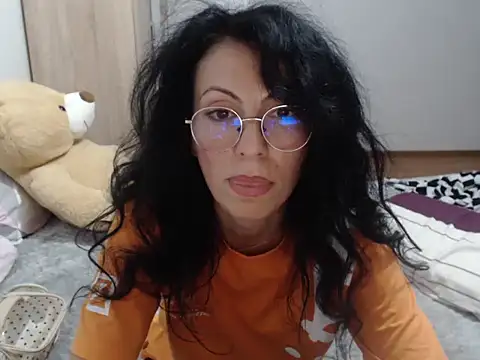 Emmatoo - show pussy