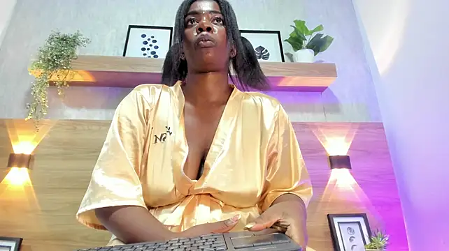 ThaliaWest - 🎃two fingers in the ass👻🕷️