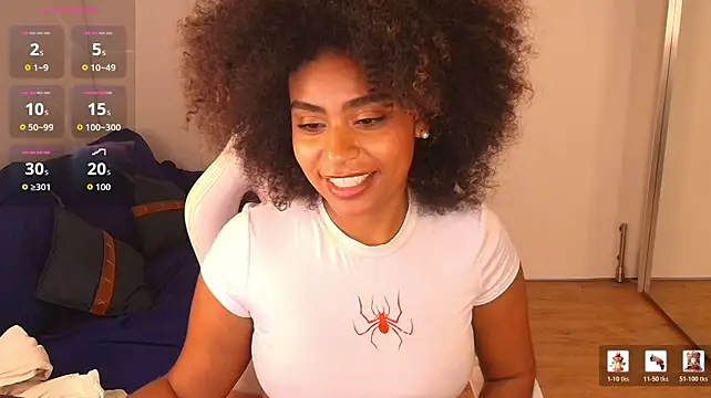 Naya_Milano - Breast flash
