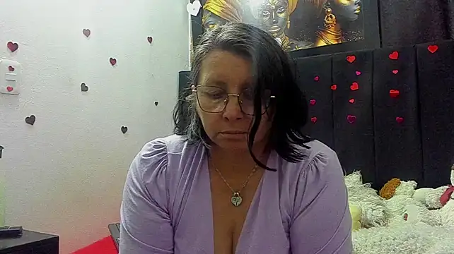 Evaaross_2345 - my toy in the clitoris