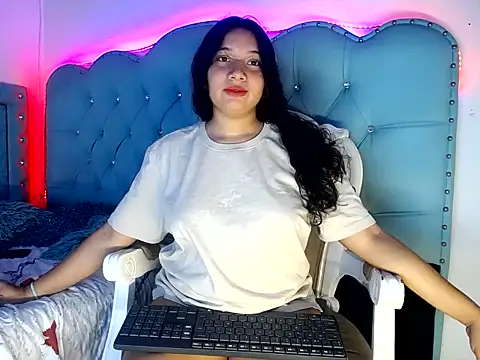 Adhara_Miiller - no shirt