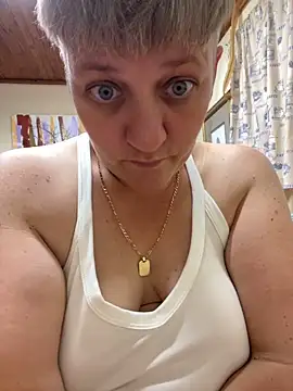 Blueiceeyes - Play with homemade toy 2min
