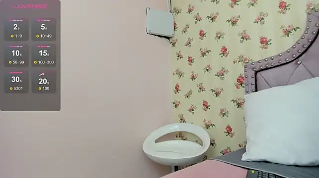 Ariana_moon00 - SHAKING BOOBS