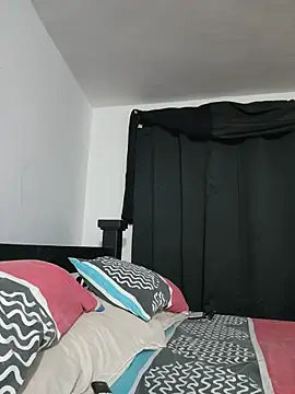 Juliet_Ember01 - 👑 “Spoil your queen”
