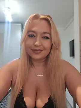Velurelexa - Naked and play with pussy❤️😍