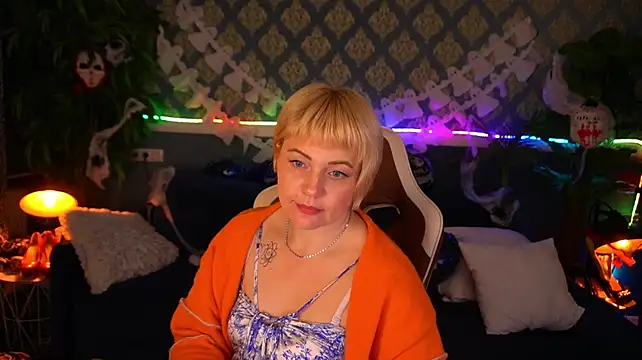 AmaraNights - Ass and breast show