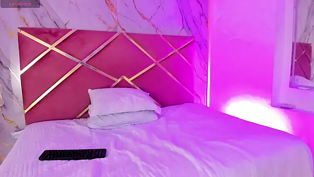 MadyyCruz - Send me a kiss baby