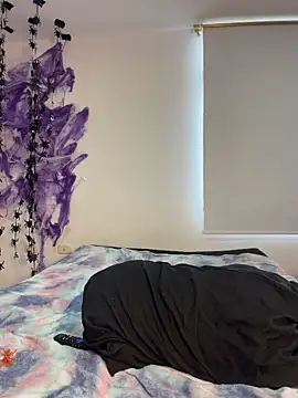 NefertitiXO - 🔥 RIDE DILDO ON THE FLOOR 🔥