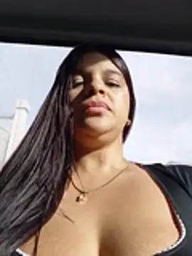 Layla-daring - Squirt on the bus "I'm so hot"
