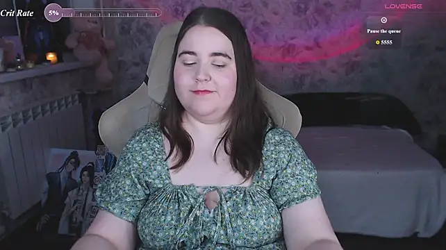 Estelle_Hicks - suck tits