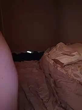 Lennie69X - Dildo in my pussy ?