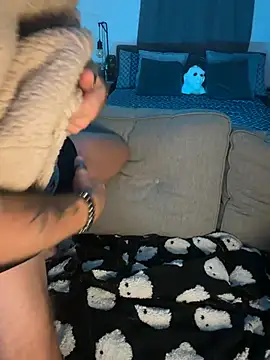 TheCoupleNextDoor33 - Make out and hands down panties