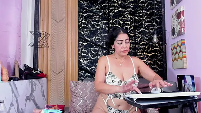 VikyThomsonn - anal
