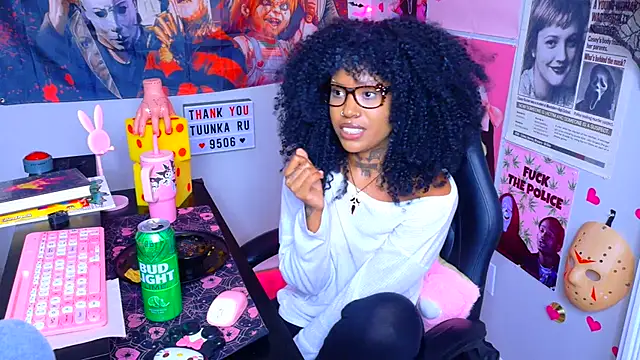 Spookiebaddie - get me naked!😇 + oil