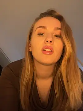 ChiaraVelvet - Squezze my Boobs 💦🔥